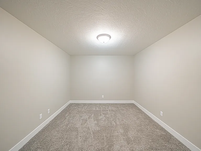 2896 Blackwood — Photo 34