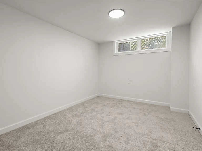 1302 Woodbourne Ave — Photo 9