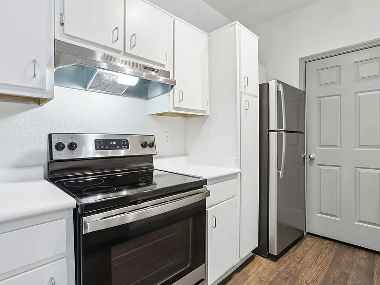 Stone Creek Apartments — Photo 54