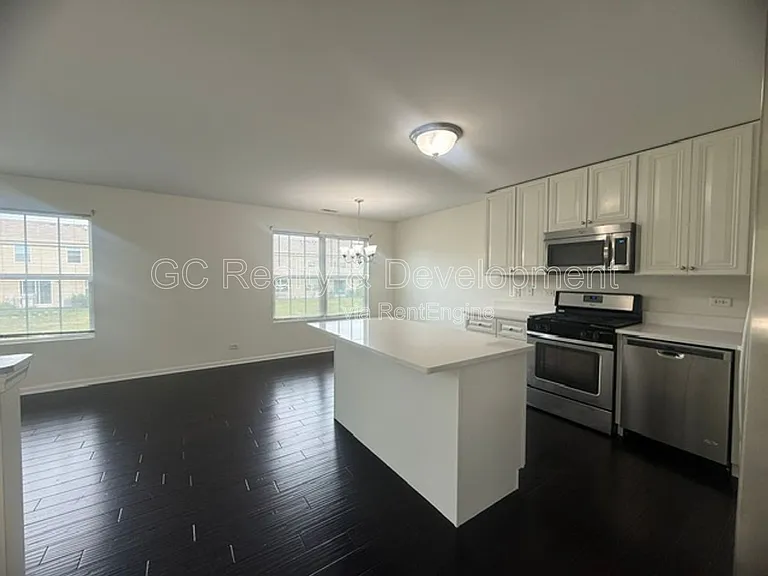 1064 Turin Dr — Photo 13