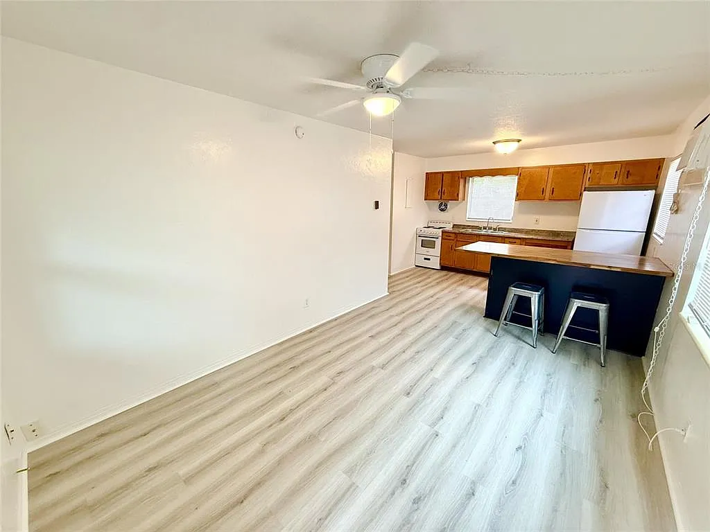 1 bed, 1.0 bath, 560 sqft, $1,395 — Photo 2
