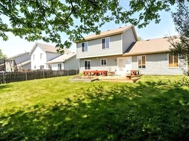 21221 W Chastworth Ln — Photo 2