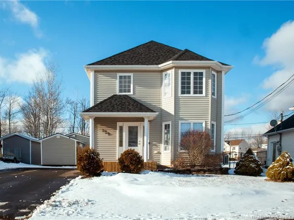 239 Rennick Rd, Moncton, NB E1G 4X9
