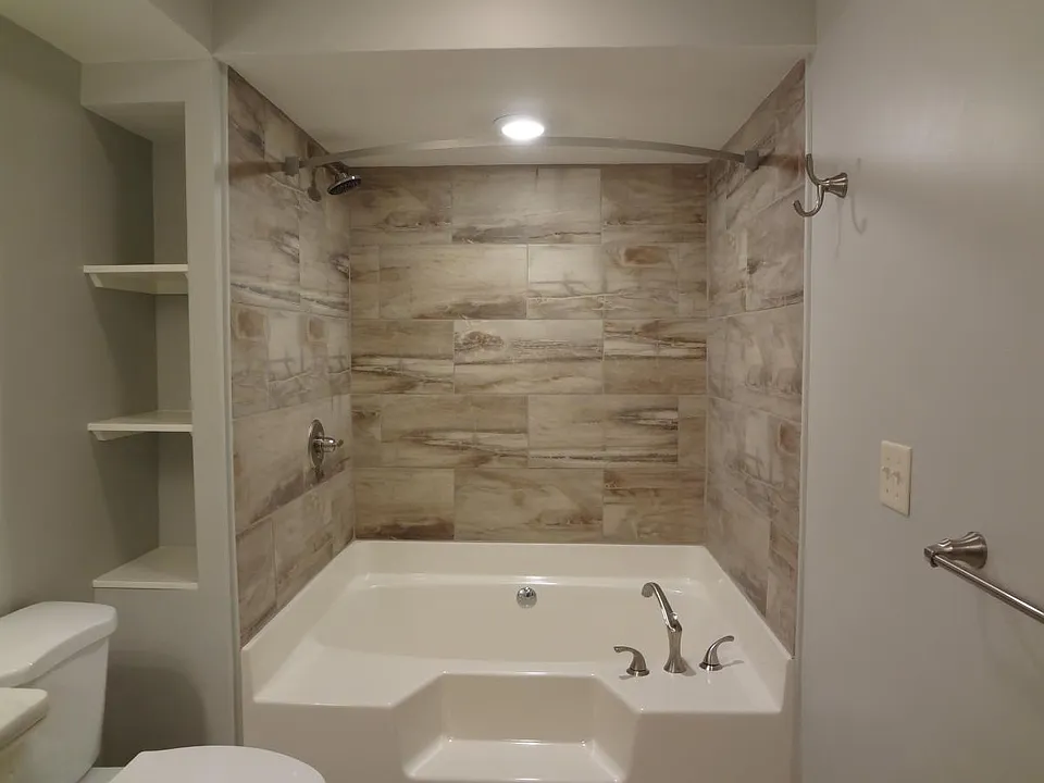 Garden Tub w/Shower Option