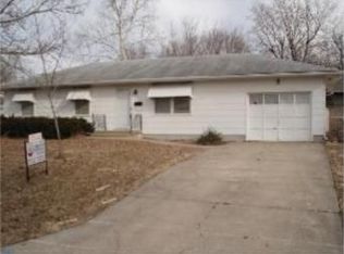403 Pheasant Rd, Harrisonville, MO 64701