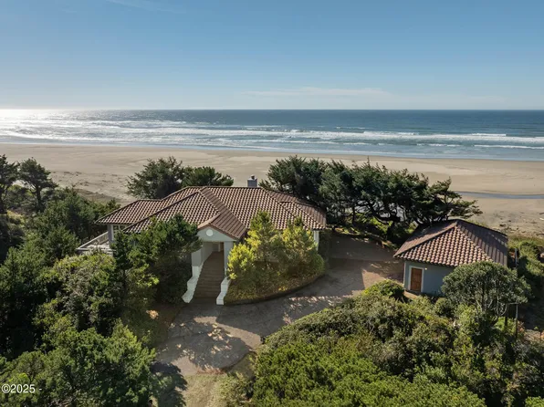 6296 NW Pacific Coast Hwy, Seal Rock, OR 97376