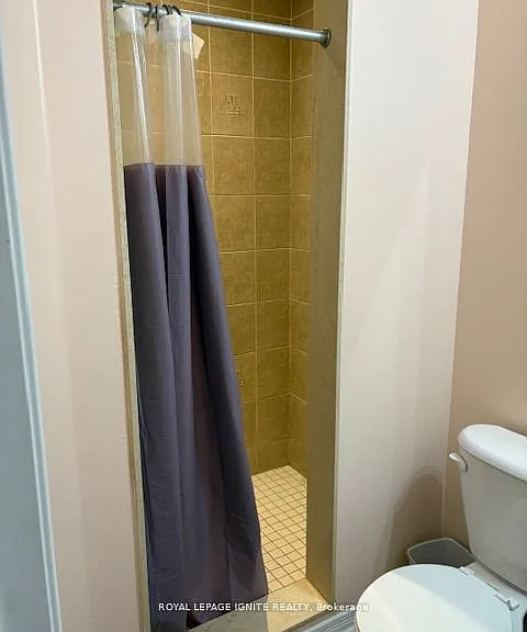 11 Curran Hall Cres — Photo 27