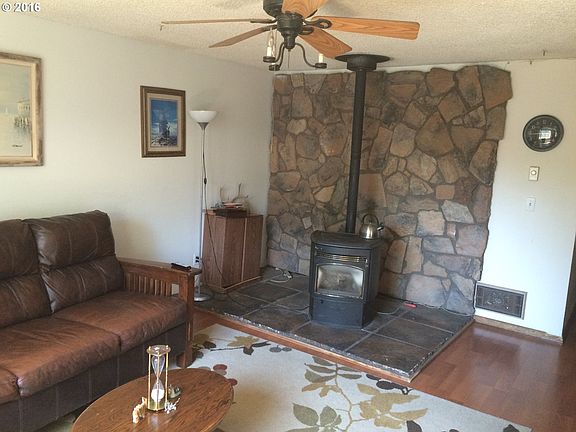 3rd image of 3712 NE 149th Ave