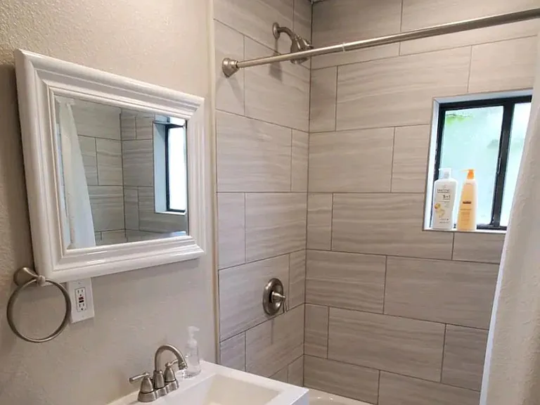 585 Vance St — Photo 25
