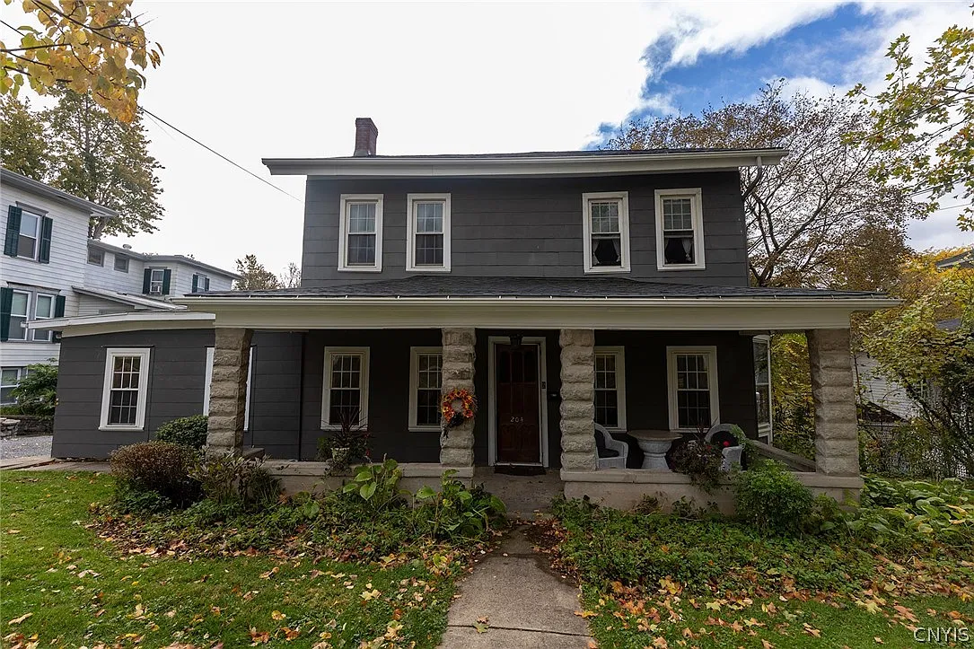 1 bed, 1.0 bath, 1388 sqft, $1,650 — Photo 1