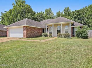 539 Eaglewood Dr, Florence, MS 39073