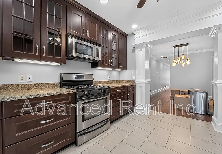 528 S Curley St — Photo 12