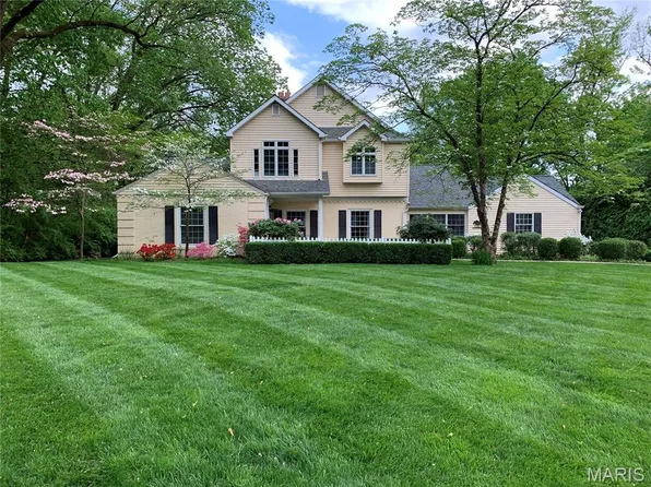 14 S Covington Meadow Rd, Saint Louis, MO 63132