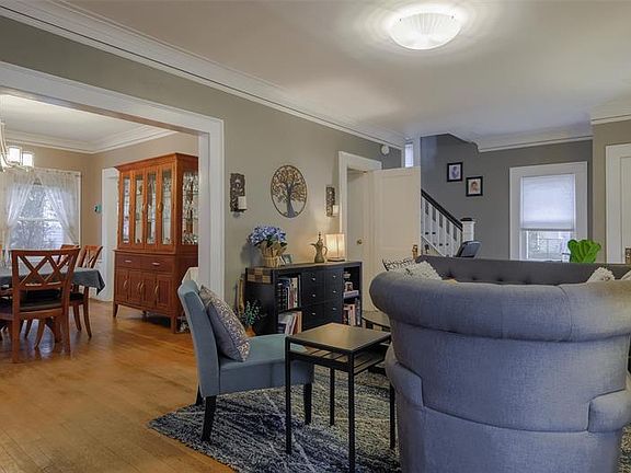 3rd image of 383 Park Ave