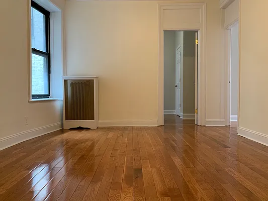 Rented by Hillel Realty Group | media 29