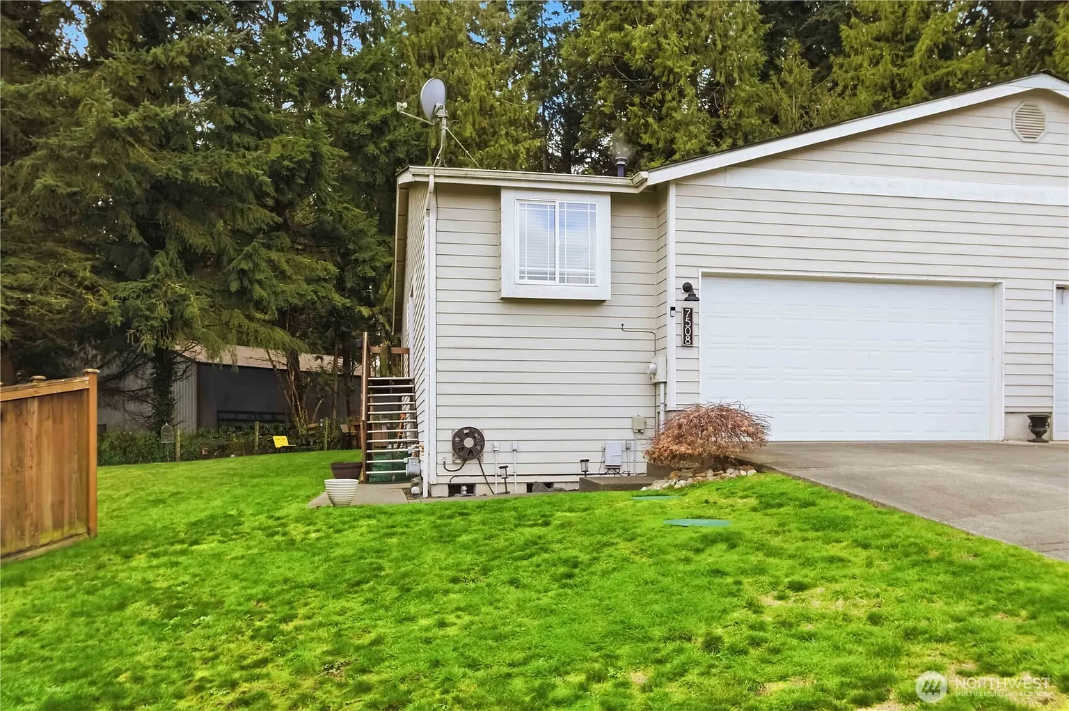 7508 110th E photo 1