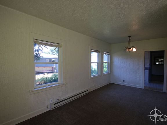 4th image of 4404 NE 62nd Ave