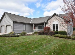 12372 W Crossing Blvd, Greenfield, WI 53228