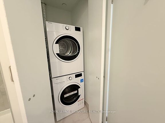 4th image of 1 Fairview Rd E #1309