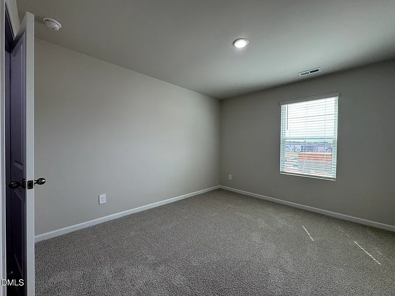 101 Klamath Dr — Photo 27