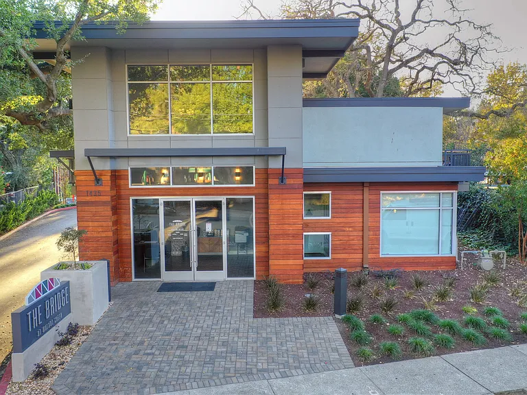 1435 Creekside Dr — Photo 7