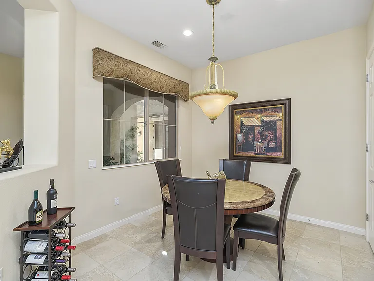 81126 Avenida Lorena — Photo 16