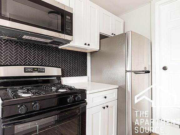 3rd image of 1849 W Augusta Blvd #3R