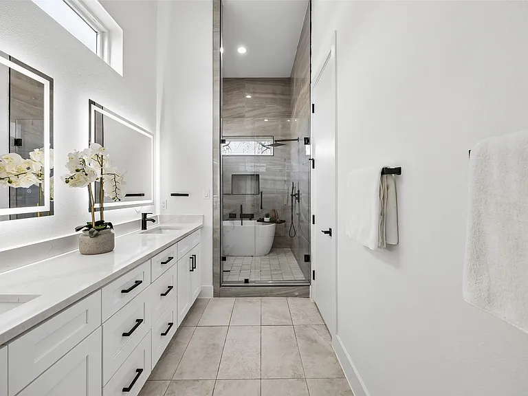 4217 Roseland Ave — Photo 14