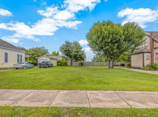 Pine St, Lake Charles, LA 70601