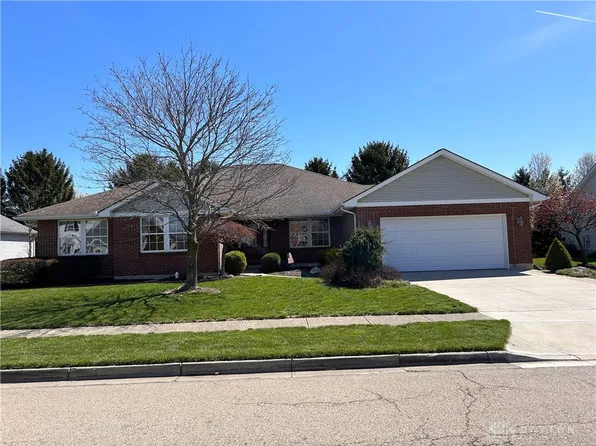 512 Sterling Meadows Pl, Brookville, OH 45309