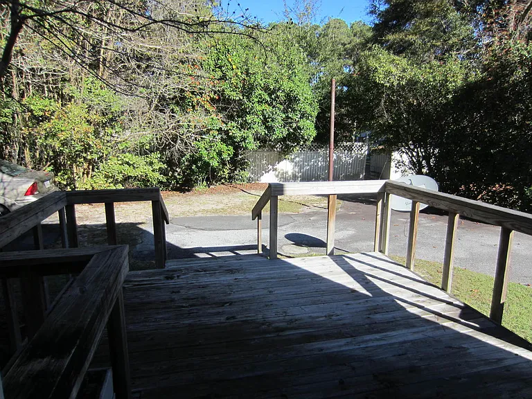 4B Wooddale Dr — Photo 1