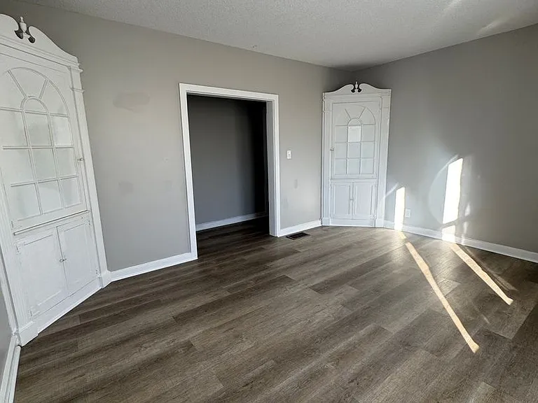 122 W Wiley Ave — Photo 4
