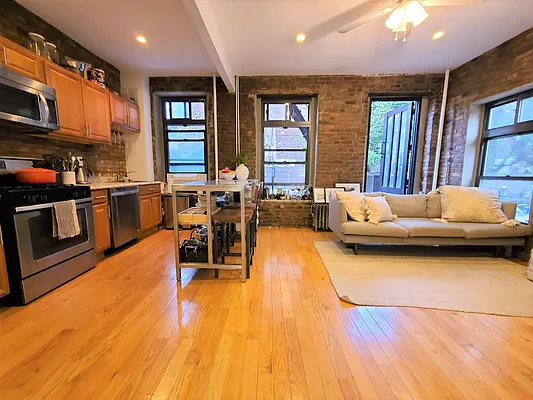 Rented by Brooklyn Heights Real Estate Inc | media 2