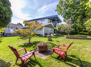 15873 Vine Ave, White Rock, BC V4B2T5