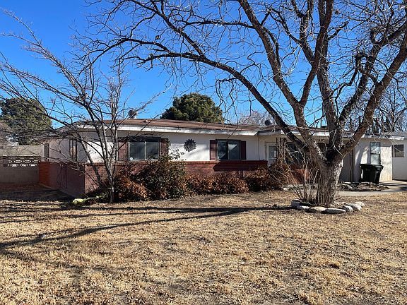 3rd image of 1812 Manzana Rd
