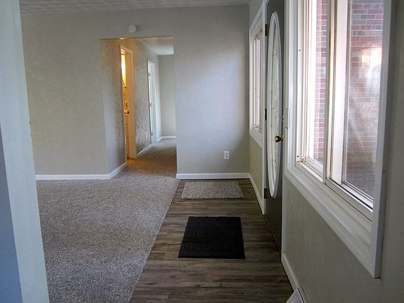 5th image of 1025 S Emerald Ln