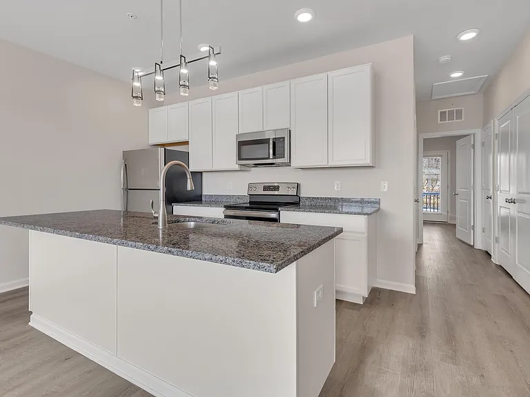 33 Wildflower Ln — Photo 1