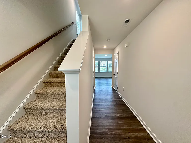 258 Bay Laurel Dr — Photo 3