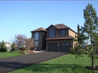 6303 Lone Wolf Dr, Jamesville, NY 13078