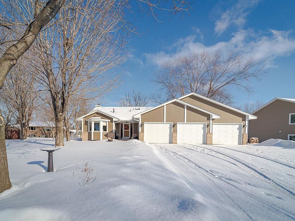 1st image of 179 Gladstone Cir