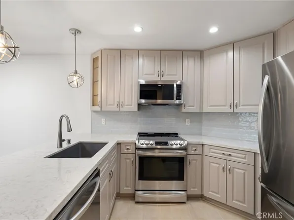 5190 E Colorado St APT 308, Long Beach, CA 90814