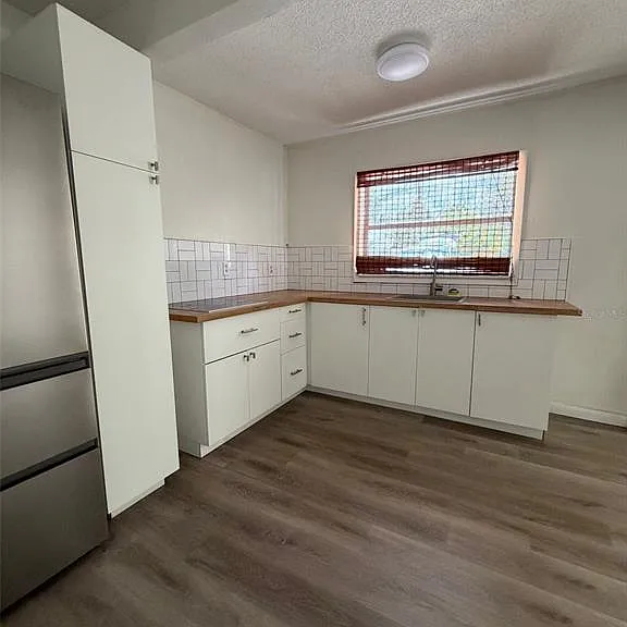 209 W Emily St — Photo 12