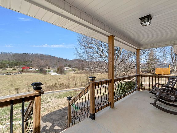 4th image of 119 McCartt Loop