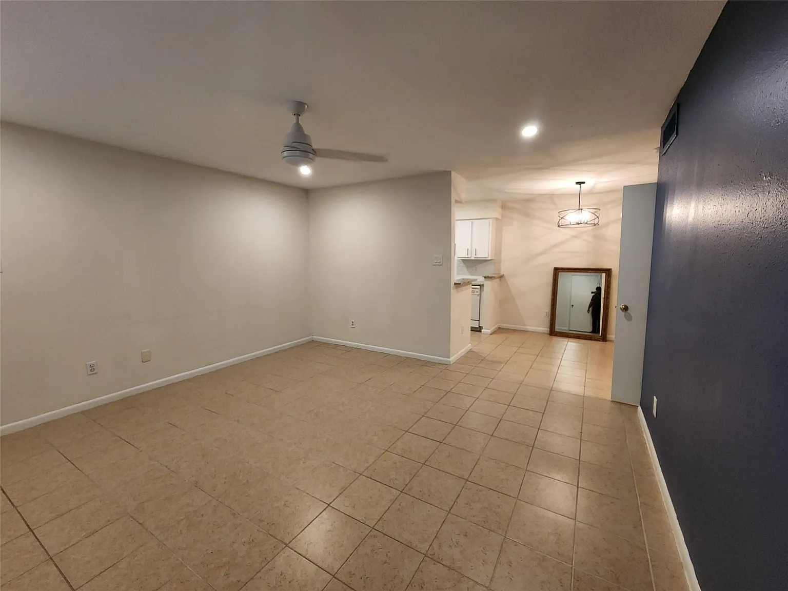 1 bed, 1.0 bath, 678 sqft, $1,199 — Photo 3