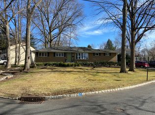 29 Canterbury Rd, Madison, NJ 07940
