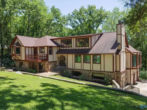 749 Bluewood Dr SE, Huntsville, AL 35802