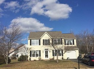 266 Live Oak Dr, Quakertown, PA 18951