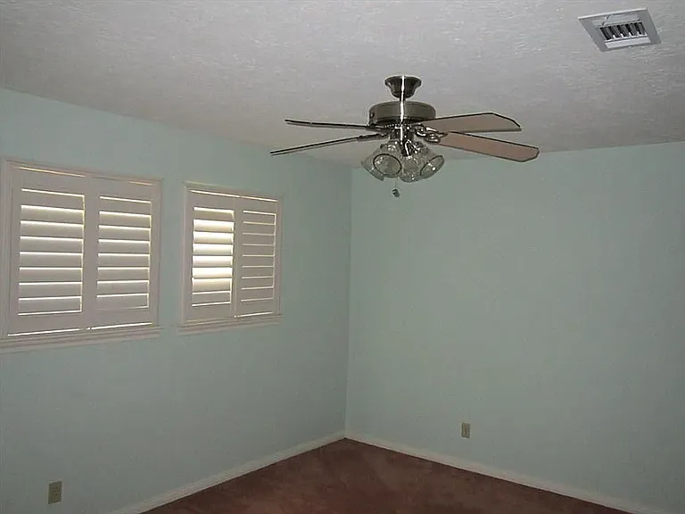 503 Lorie Ln — Photo 23