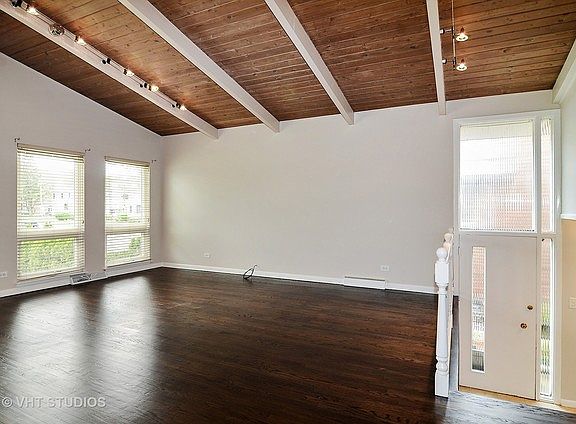 3rd image of 4850 W Lunt Ave