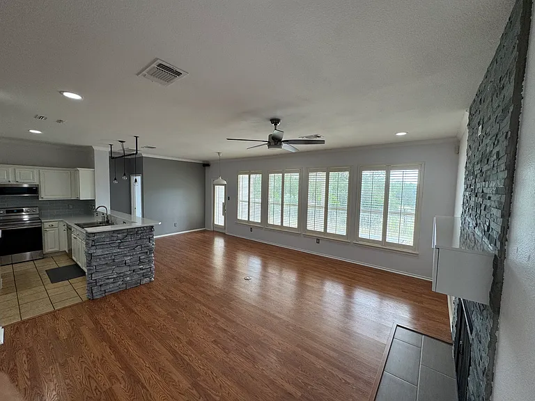 22407 Madison Park — Photo 7